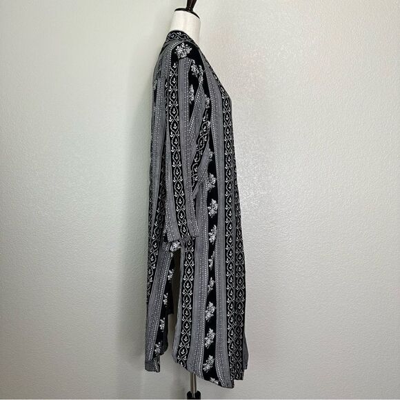 Angie Boho Black White Floral Cover Up Kimono Cardigan - Picture 6 of 12